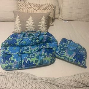 VERA BRADLEY GRAND xl weekender Travel bag&hanging travel organizerDoodle Daisy.
